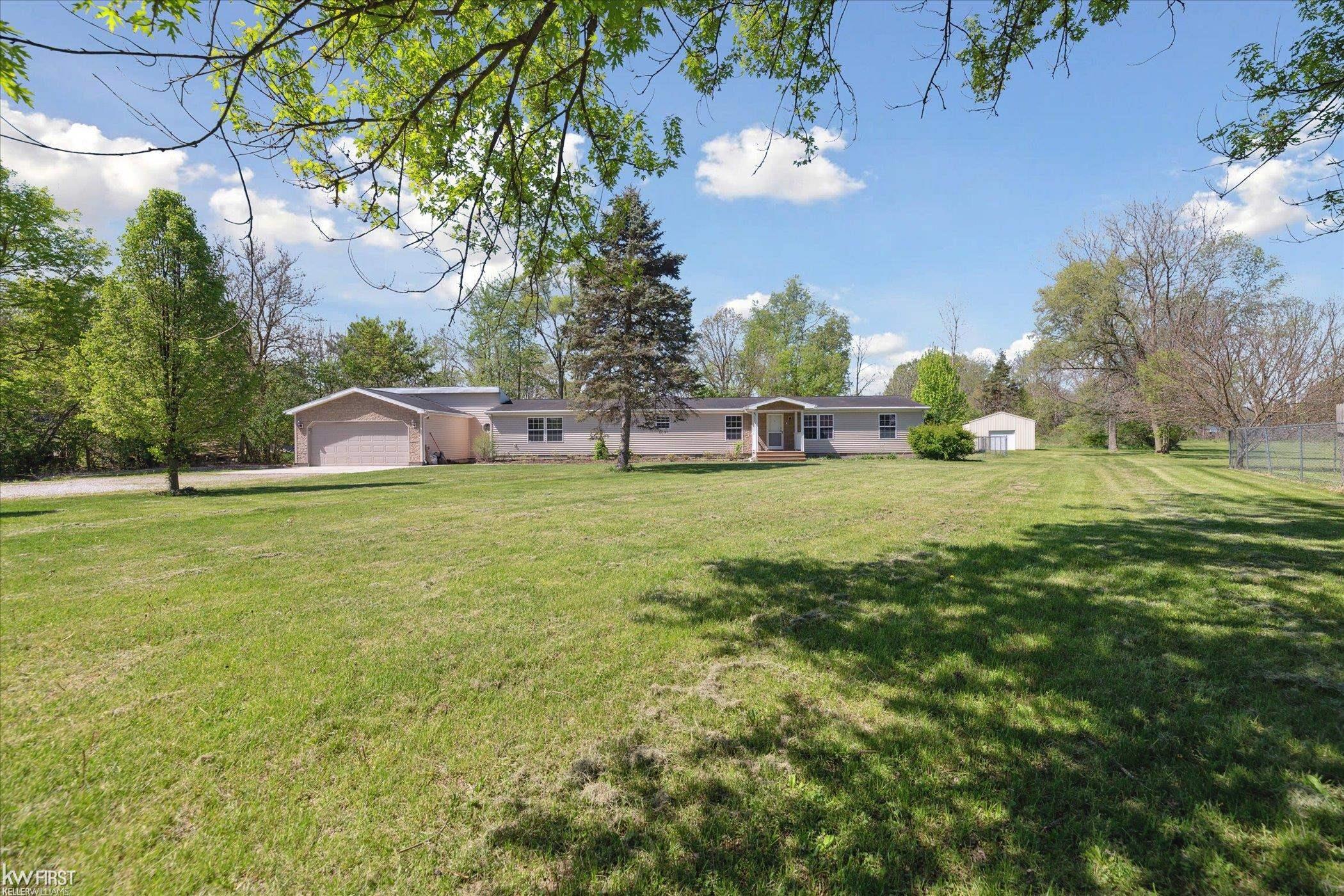 5395 North Genesee Road Flint, MI 48506 - Photo 40 of 52 50174512-83a58639-cbd7-42c8-8407-e3d7f04682ea.JPG
