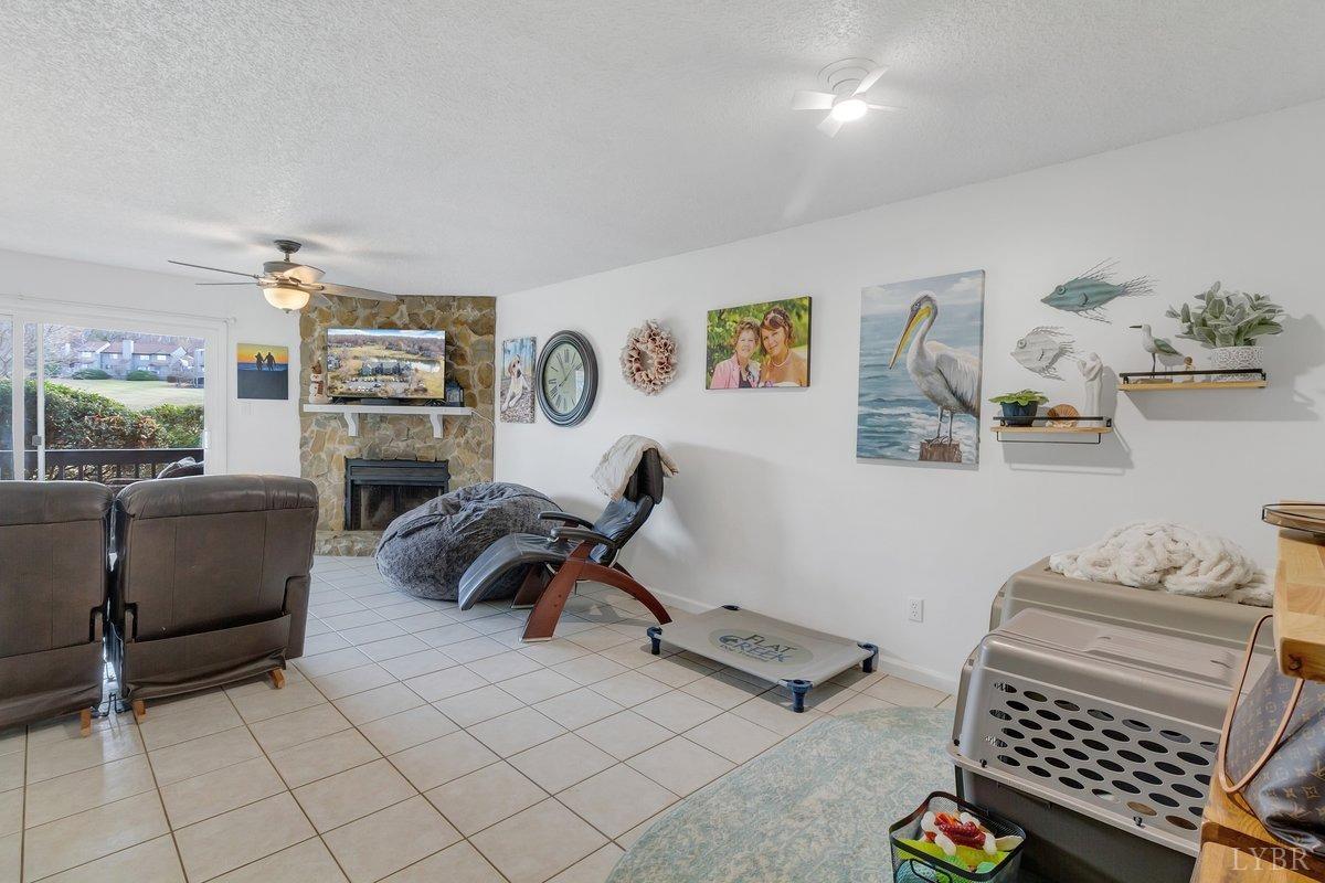2404 Deer Run Forest, VA 24551 - Photo 11 of 32 a living room with furniture and a window