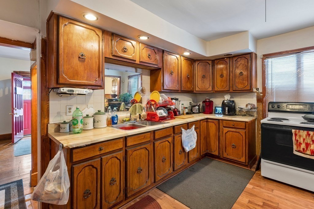 22 Pasadena Street Springfield, MA 01108 - Photo 8 of 25 Gallery Image 8