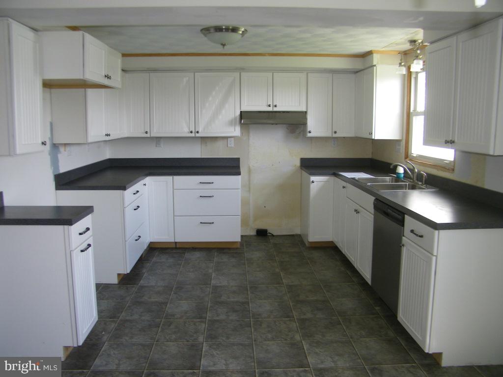 1983 Slagel Road Spring Grove, PA 17362 - Photo 8 of 31