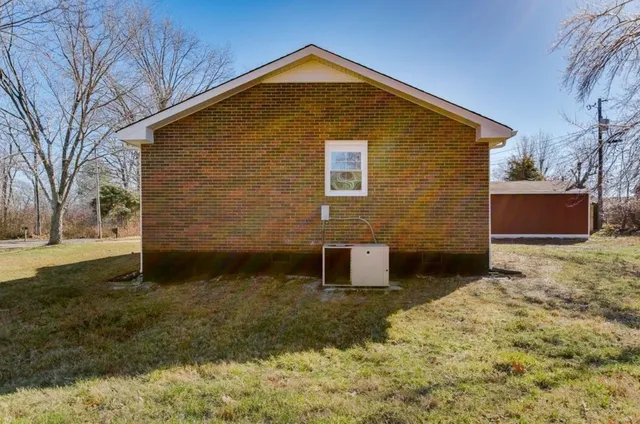 $1,700 | 816 Garrettsburg Road, Clarksville, TN 37042