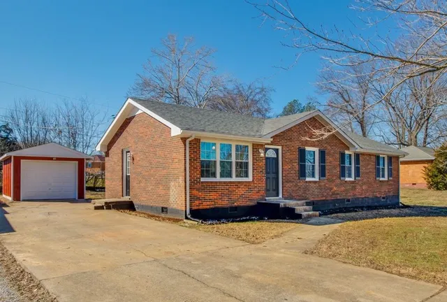 $1,700 | 816 Garrettsburg Road, Clarksville, TN 37042