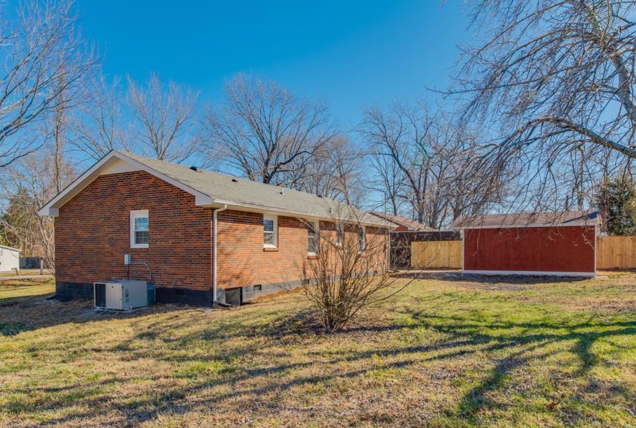 816 Garrettsburg Road Clarksville, TN 37042 - Photo 31 of 34