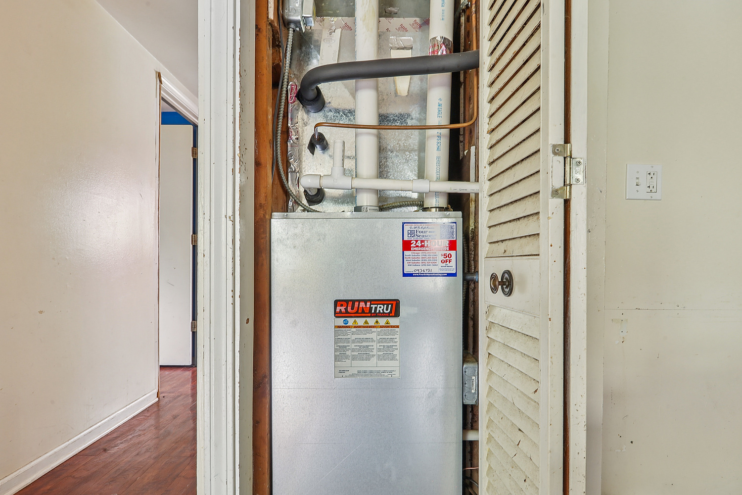 26835 South Linden Lane Crete, IL 60417 - Photo 12 of 13 a glass door with a glass door