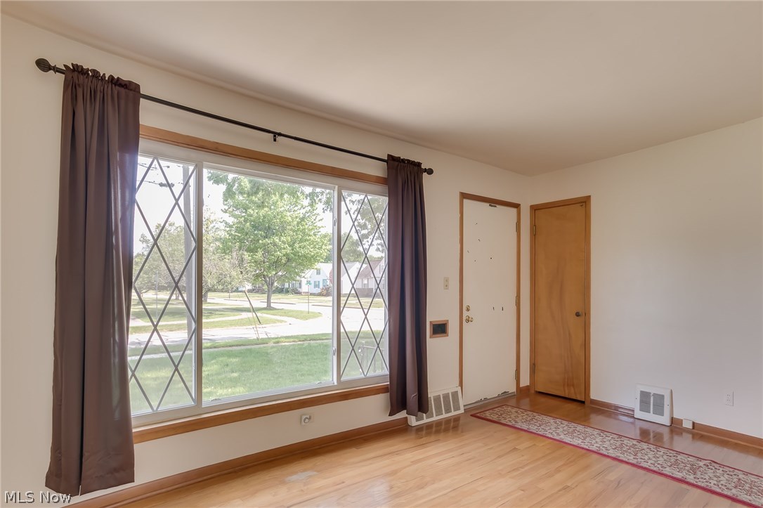 31001 Wellner Road Willowick, OH 44095 - Photo 5 of 29