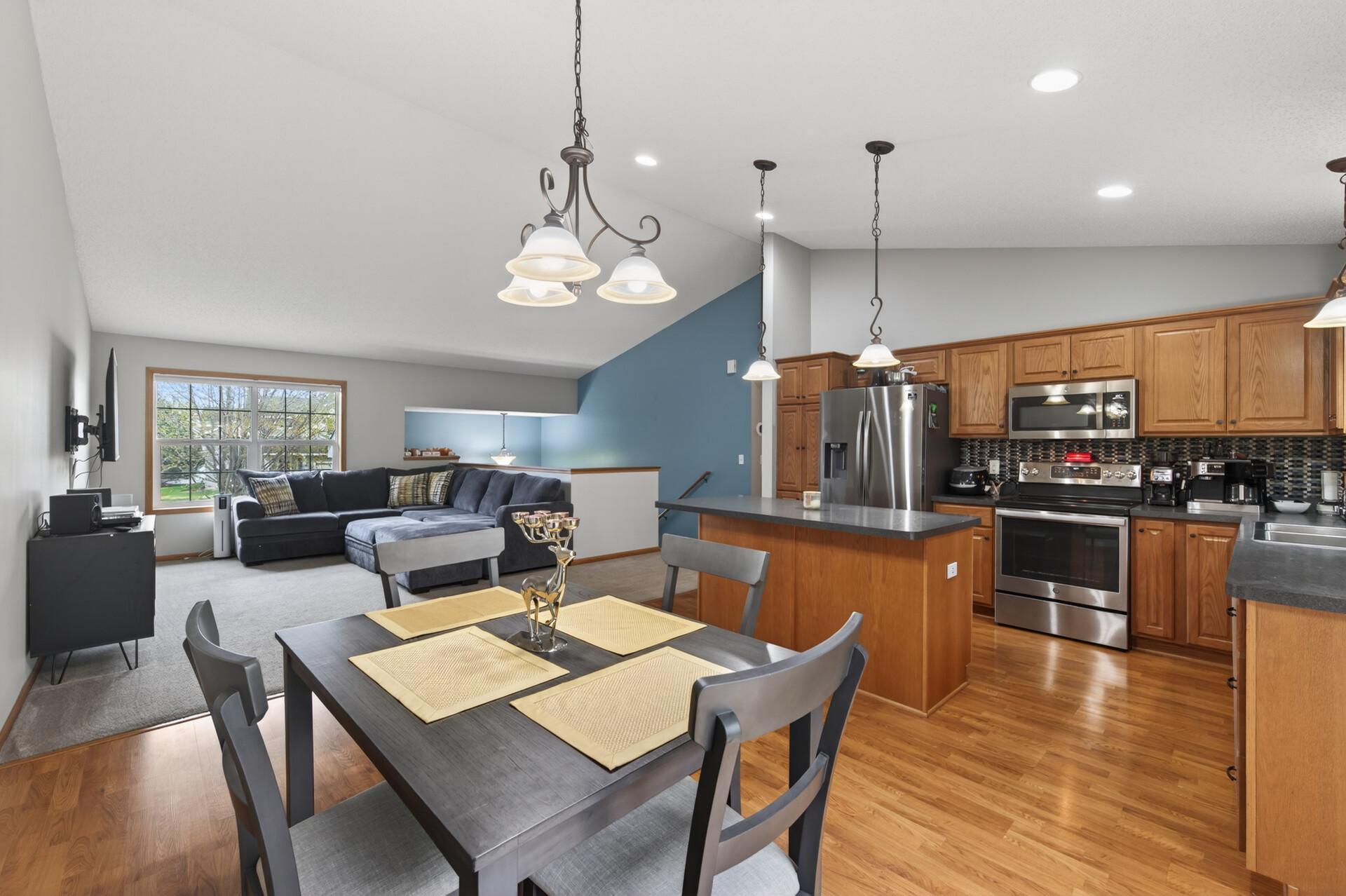 14611 Boxwood Path Rosemount, MN 55068 - Photo 7 of 28