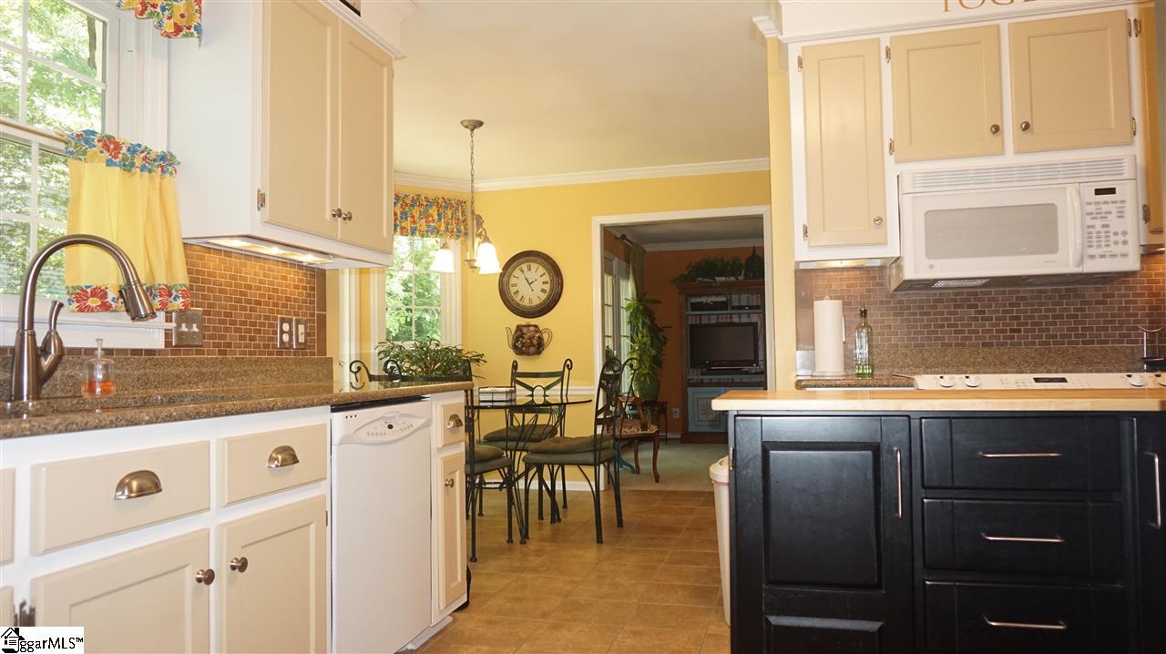 408 Spring Lake Loop Simpsonville, SC 29681 - Photo 11 of 35