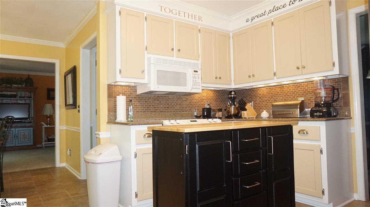 408 Spring Lake Loop Simpsonville, SC 29681 - Photo 10 of 35