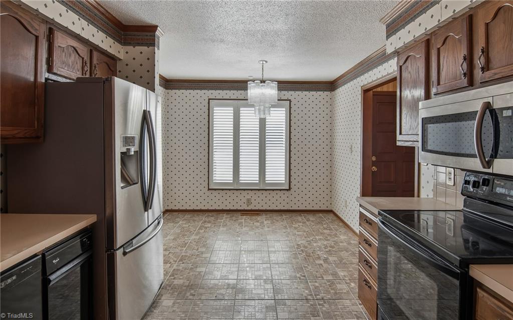 213 Ridgehaven Drive Winston-Salem, NC 27104 - Photo 14 of 32