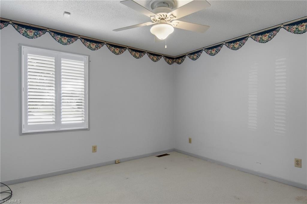 213 Ridgehaven Drive Winston-Salem, NC 27104 - Photo 19 of 32