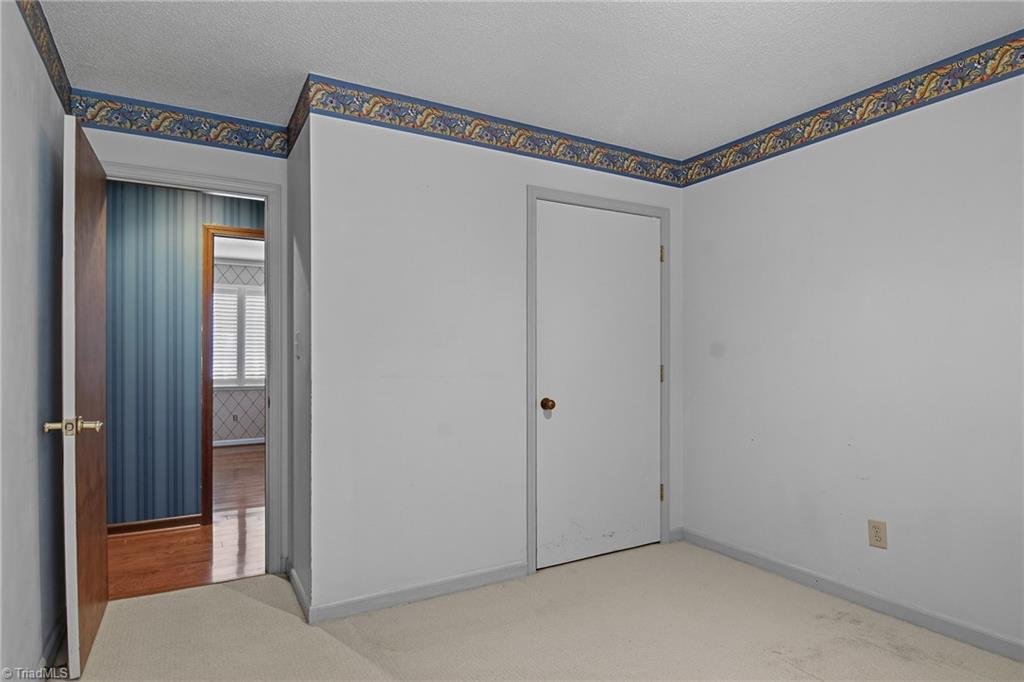 213 Ridgehaven Drive Winston-Salem, NC 27104 - Photo 23 of 32