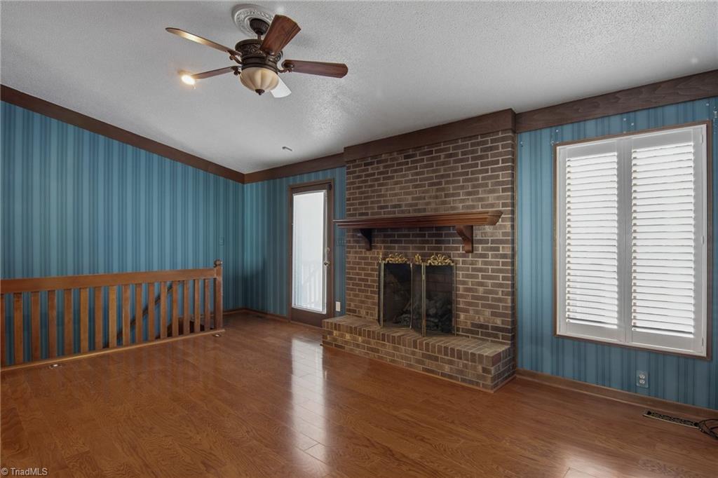 213 Ridgehaven Drive Winston-Salem, NC 27104 - Photo 5 of 32