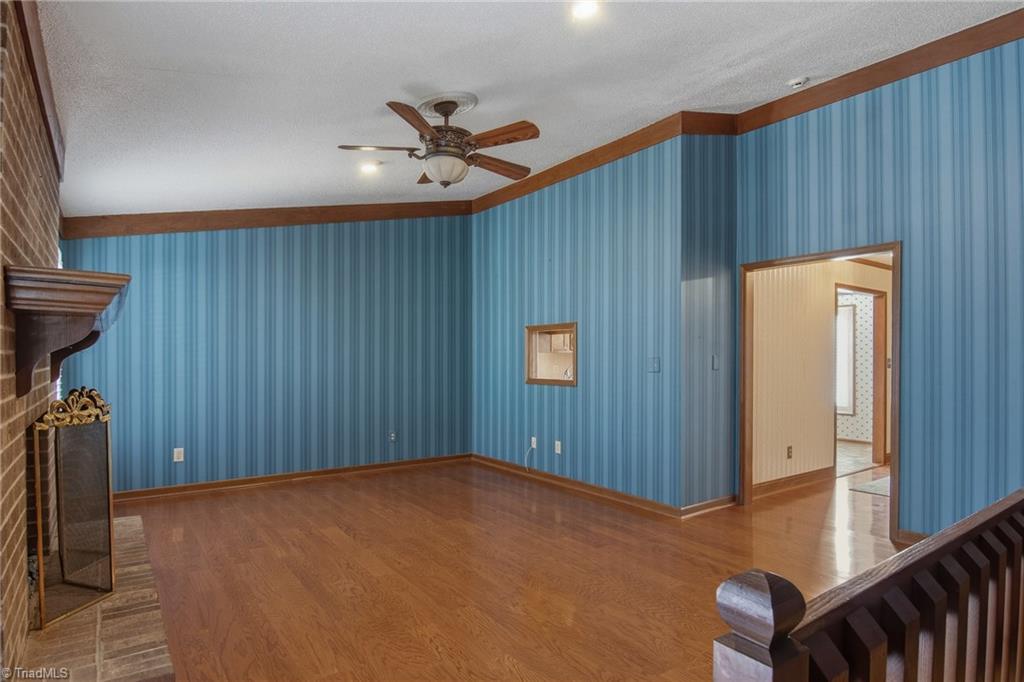 213 Ridgehaven Drive Winston-Salem, NC 27104 - Photo 7 of 32