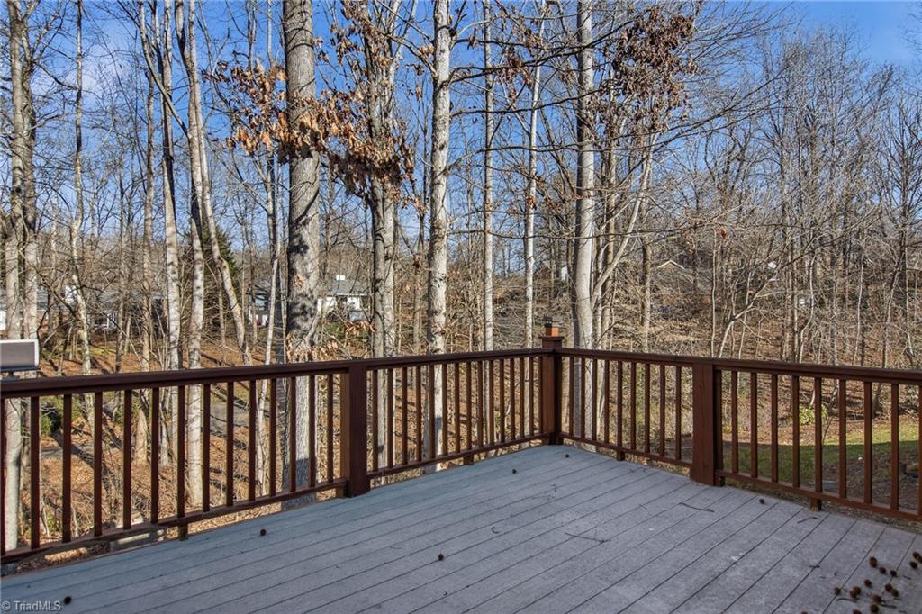 213 Ridgehaven Drive Winston-Salem, NC 27104 - Photo 8 of 32
