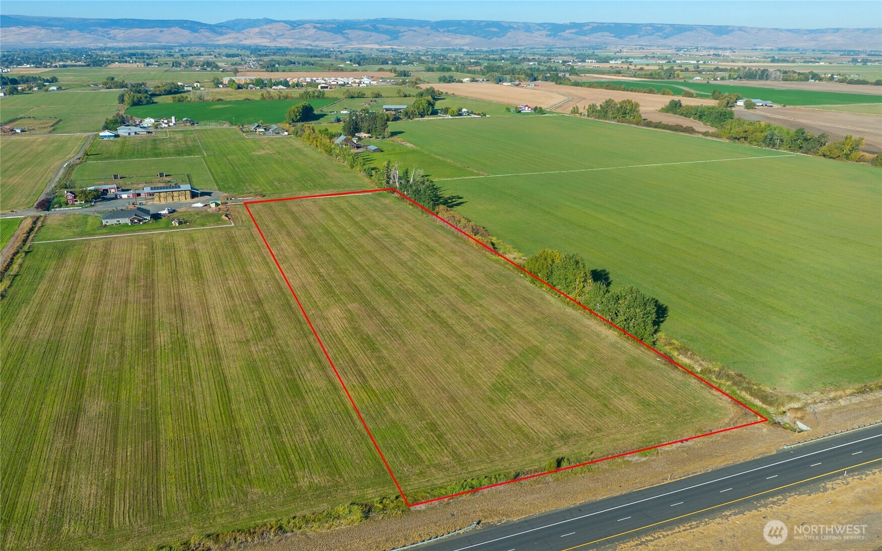 5-xx Rein Road Ellensburg, WA 98926 - Photo 12 of 20 an aerial view of a football ground