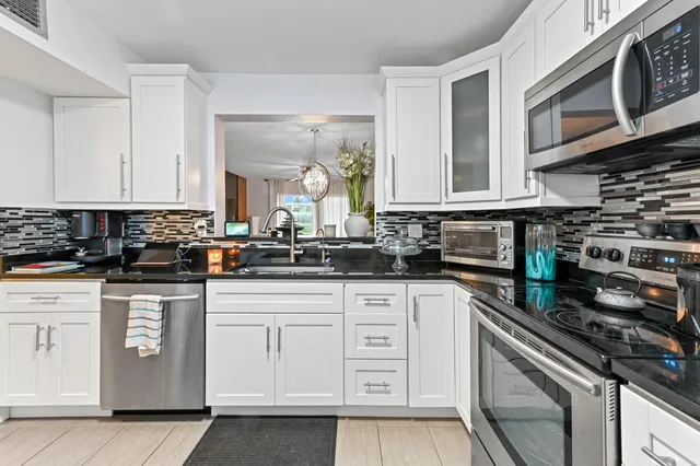 $125,000 | 3990 Northwest 42nd Avenue, Unit 108, Lauderdale Lakes, FL 33319