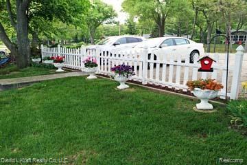 4260 Port Austin Road Caseville, MI 48725 - Photo 19 of 23 4260PortAustinParking.jpg