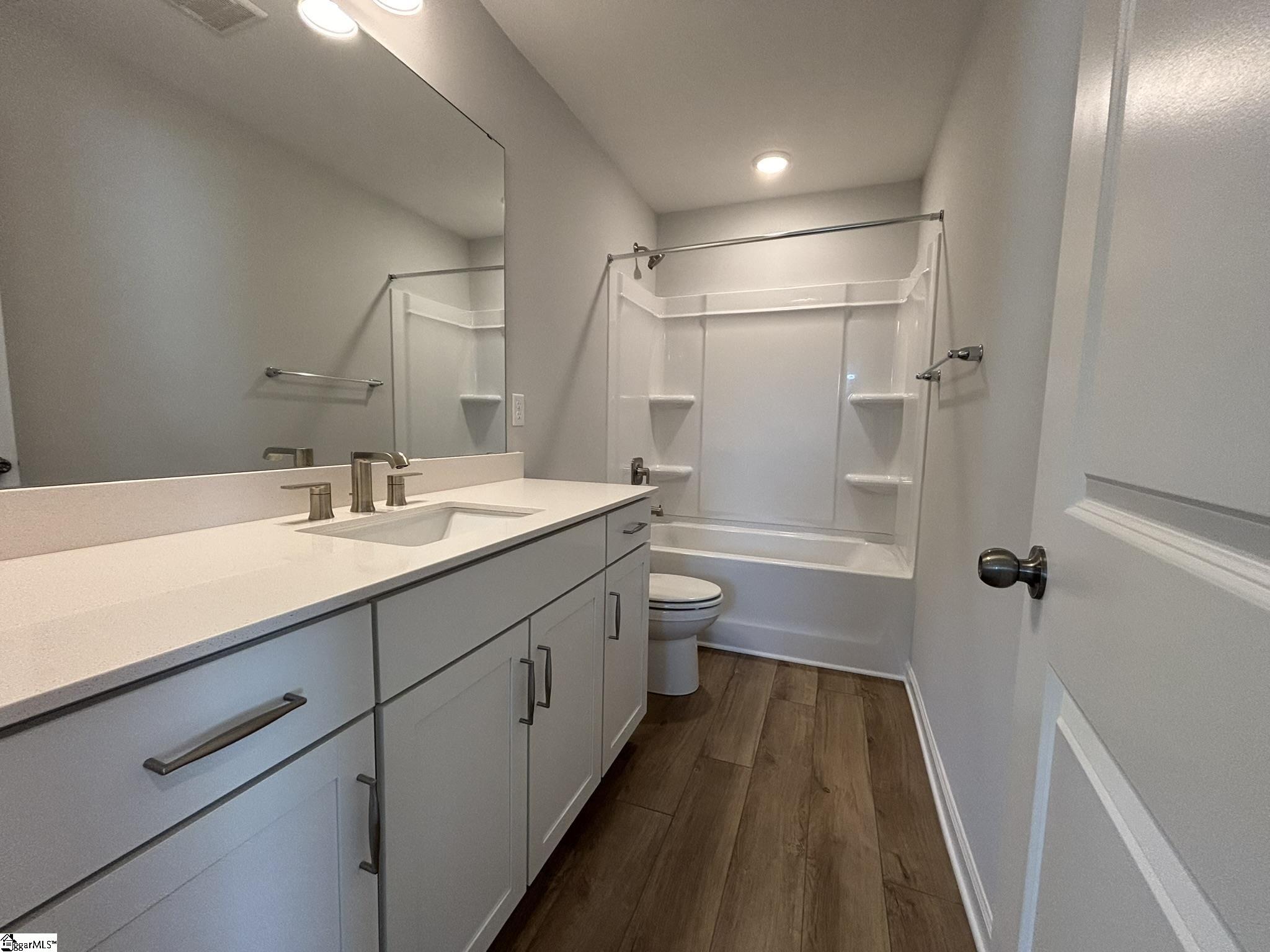 617 Autumn Lake Road Simpsonville, SC 29681 - Photo 3 of 17 Gallery Image 3