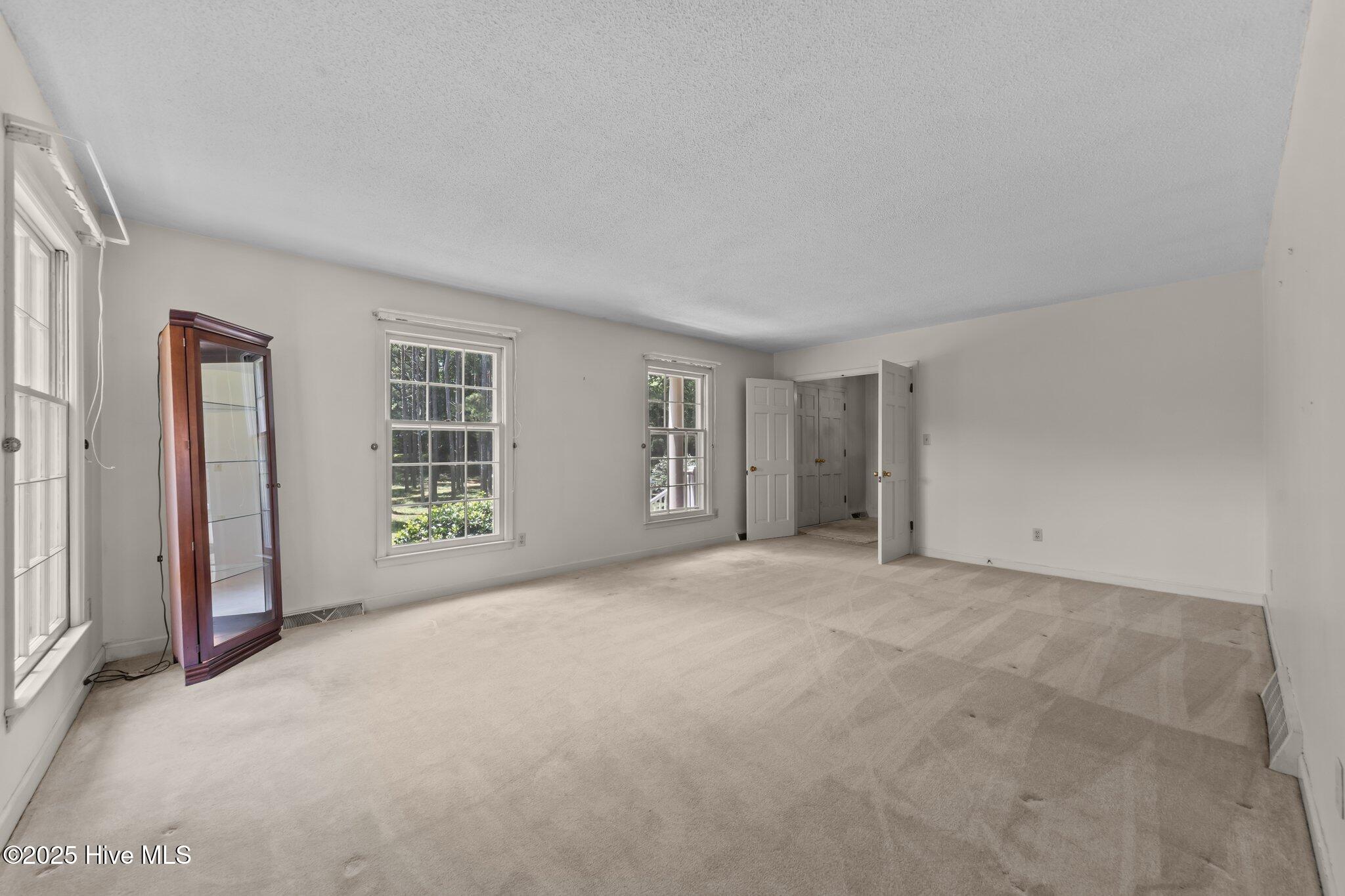 900 George P Road Robbins, NC 27325 - Photo 28 of 50 Living Room