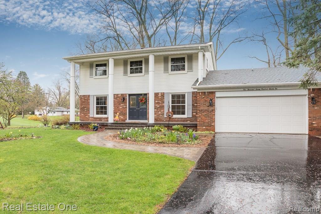 1722 Crooks Road Rochester Hills, MI 48309 - Photo 1 of 53