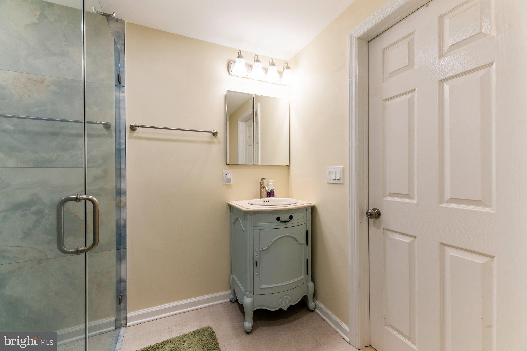 607 Chesterfield Arneytown Road Chesterfield, NJ 08515 - Photo 27 of 57 Charming bathroom with modern touches.