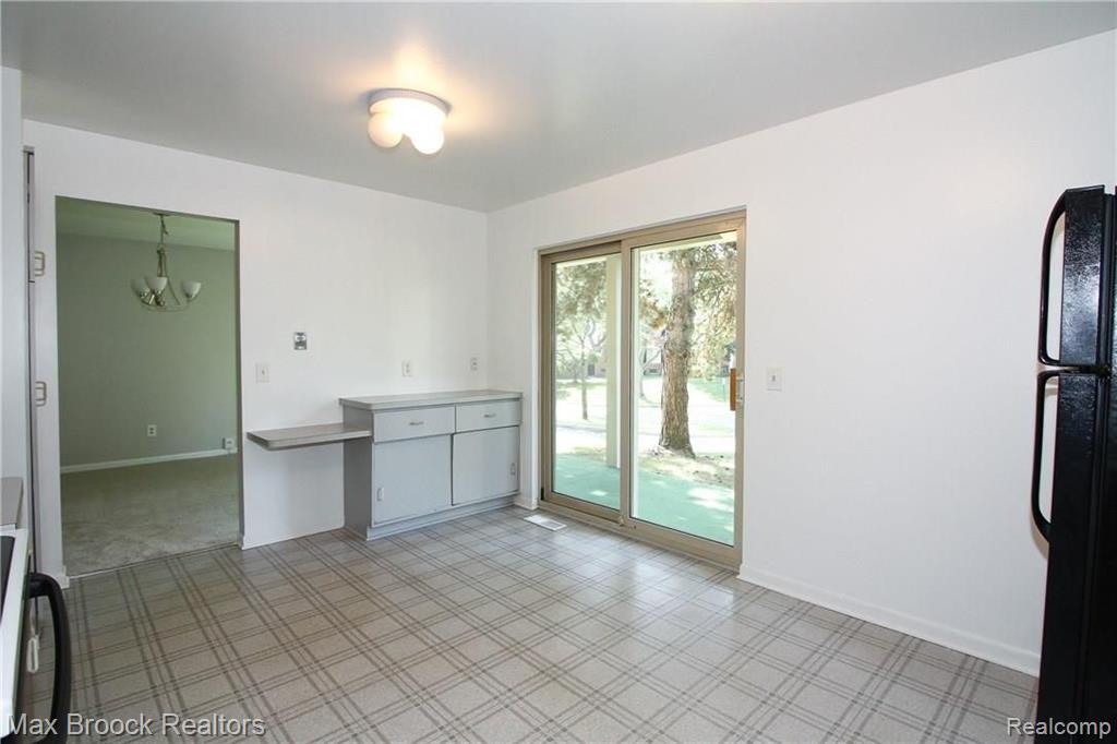 29676 Middlebelt Road Farmington Hills, MI 48334 - Photo 10 of 34