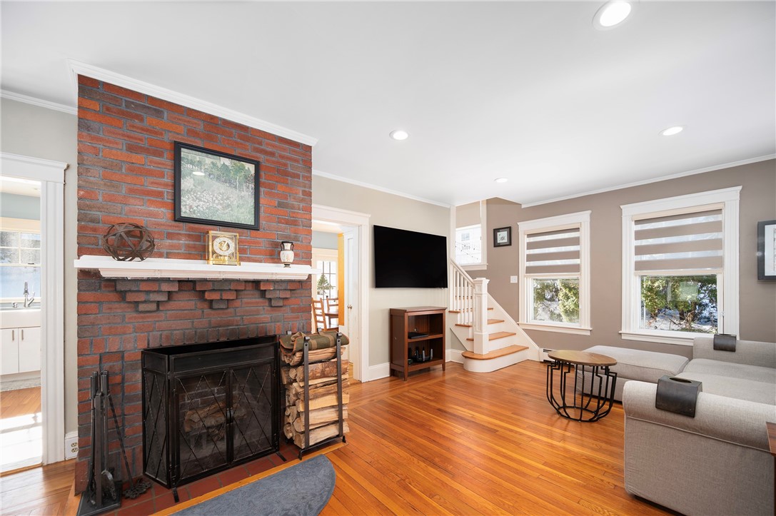 51 Wilcox Avenue Pawtucket, RI 02860 - Photo 12 of 31
