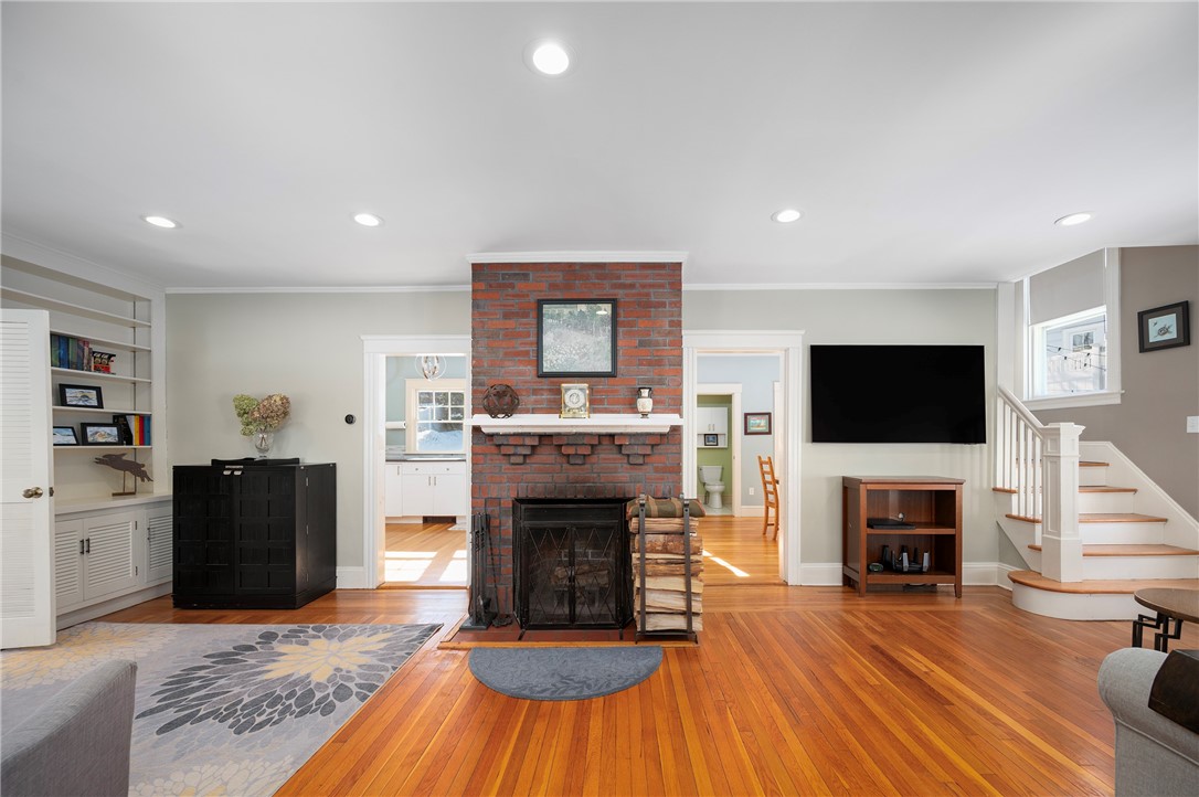 51 Wilcox Avenue Pawtucket, RI 02860 - Photo 13 of 31