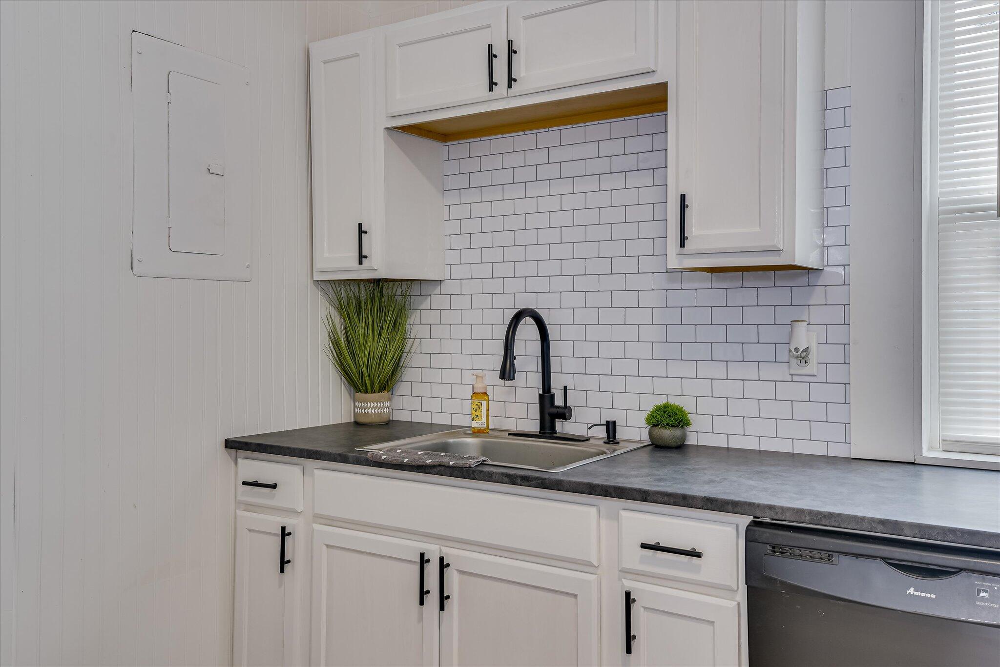 3863 Augusta Road Warrenville, SC 29851 - Photo 9 of 26 13-113