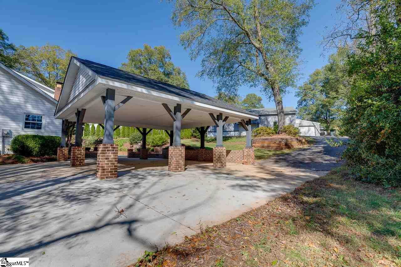 716 Hammett Road Greer, SC 29650 - Photo 5 of 30 Gallery Image 5