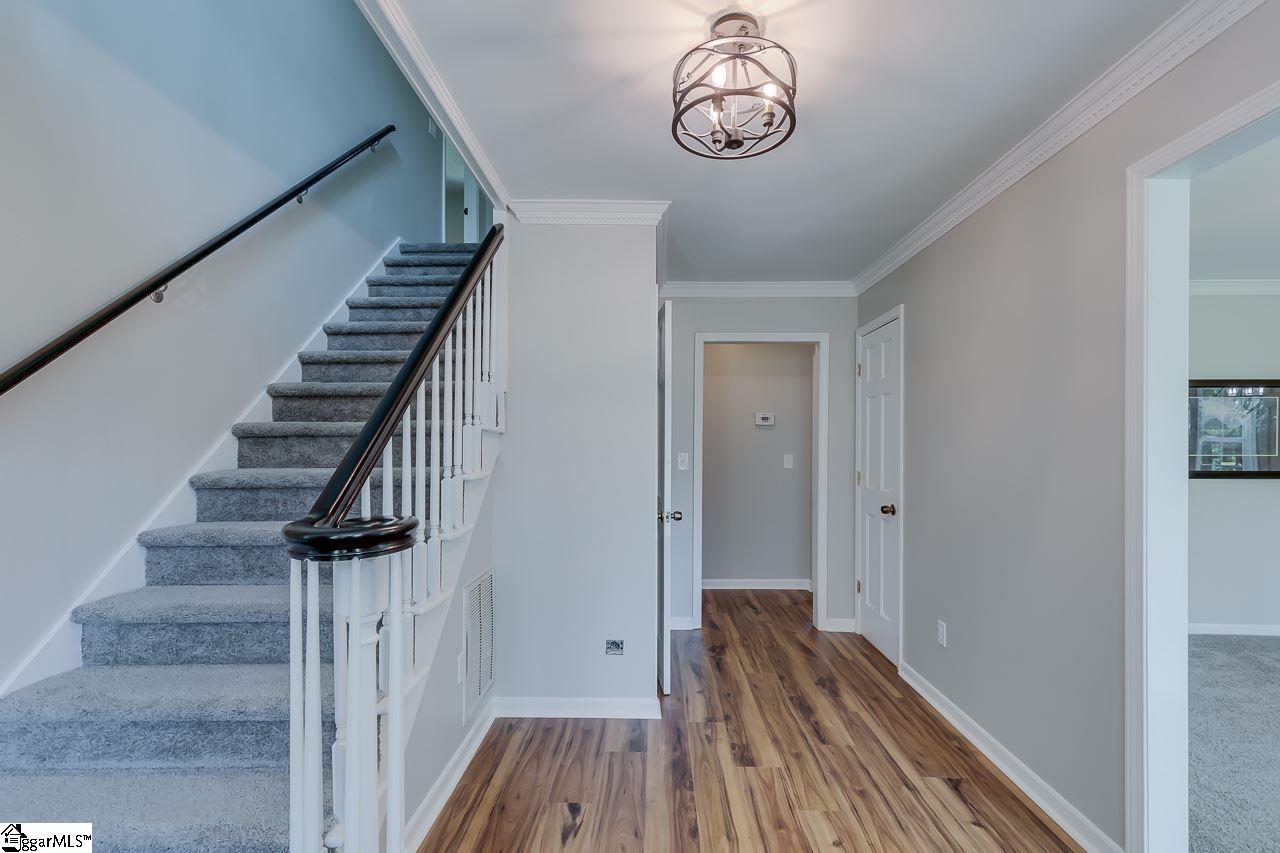 716 Hammett Road Greer, SC 29650 - Photo 9 of 30 Gallery Image 9