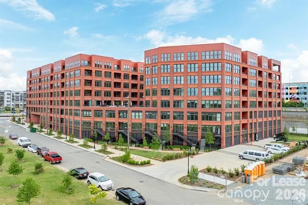 $3,215 | 300 East 36th Street, Unit C1, Charlotte, NC 28206