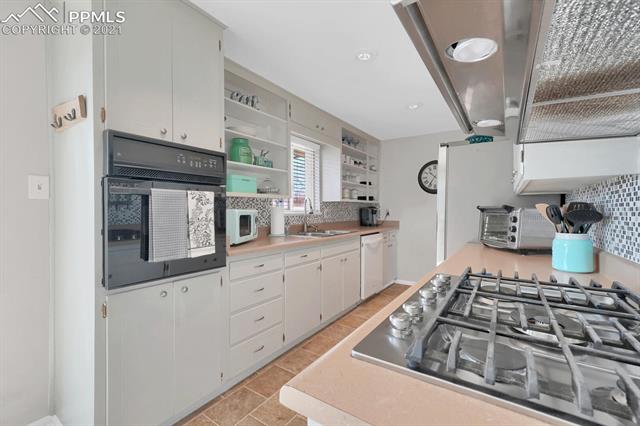 157 Clarksley Road Manitou Springs, CO 80829 - Photo 6 of 17 Gallery Image 6