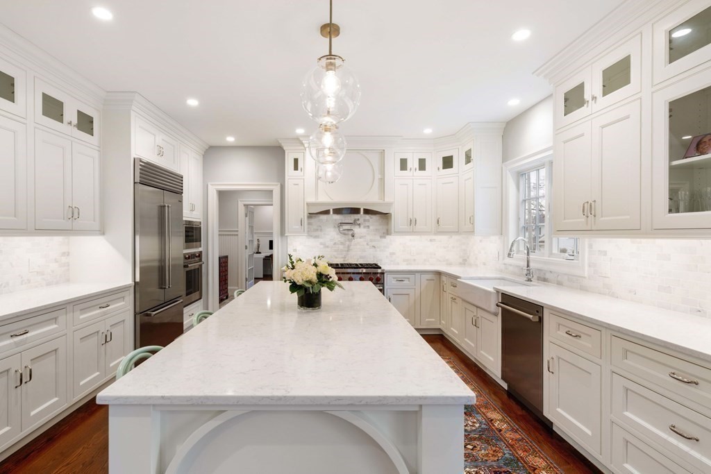 4 Wynnewood Road Wellesley, MA 02481 - Photo 7 of 42