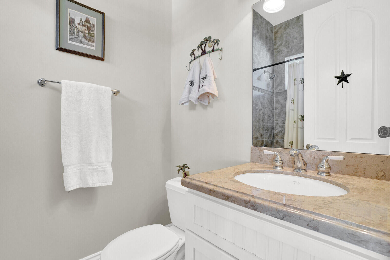 1610 Southwest Dyer Point Road Palm City, FL 34990 - Photo 21 of 35 Ensuite Guest Bath