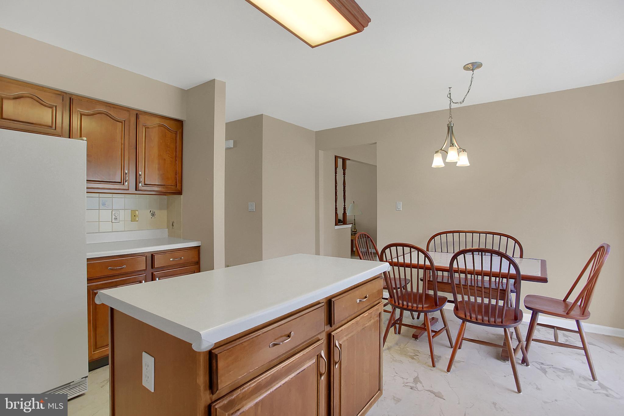 367 Deaven Road Harrisburg, PA 17111 - Photo 14 of 40 Kitchen / Breakfast Area