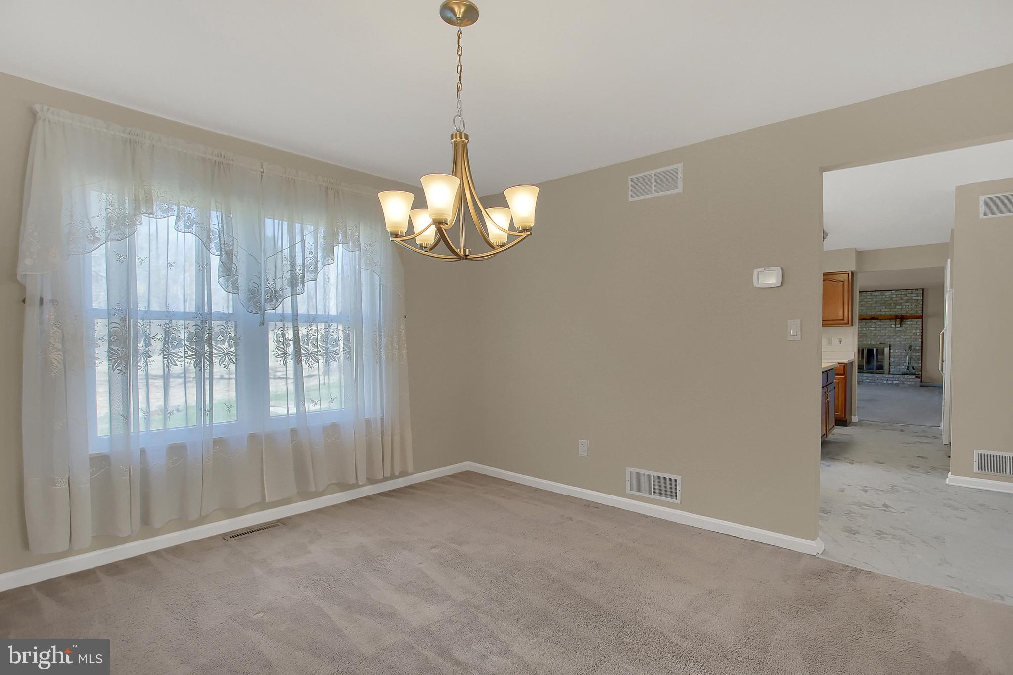 367 Deaven Road Harrisburg, PA 17111 - Photo 7 of 40 Dining Room