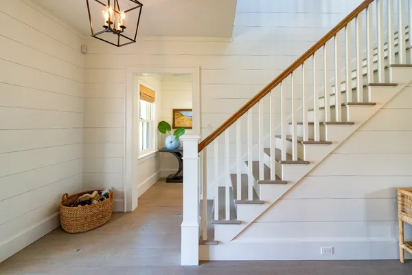 a view of entryway and hall