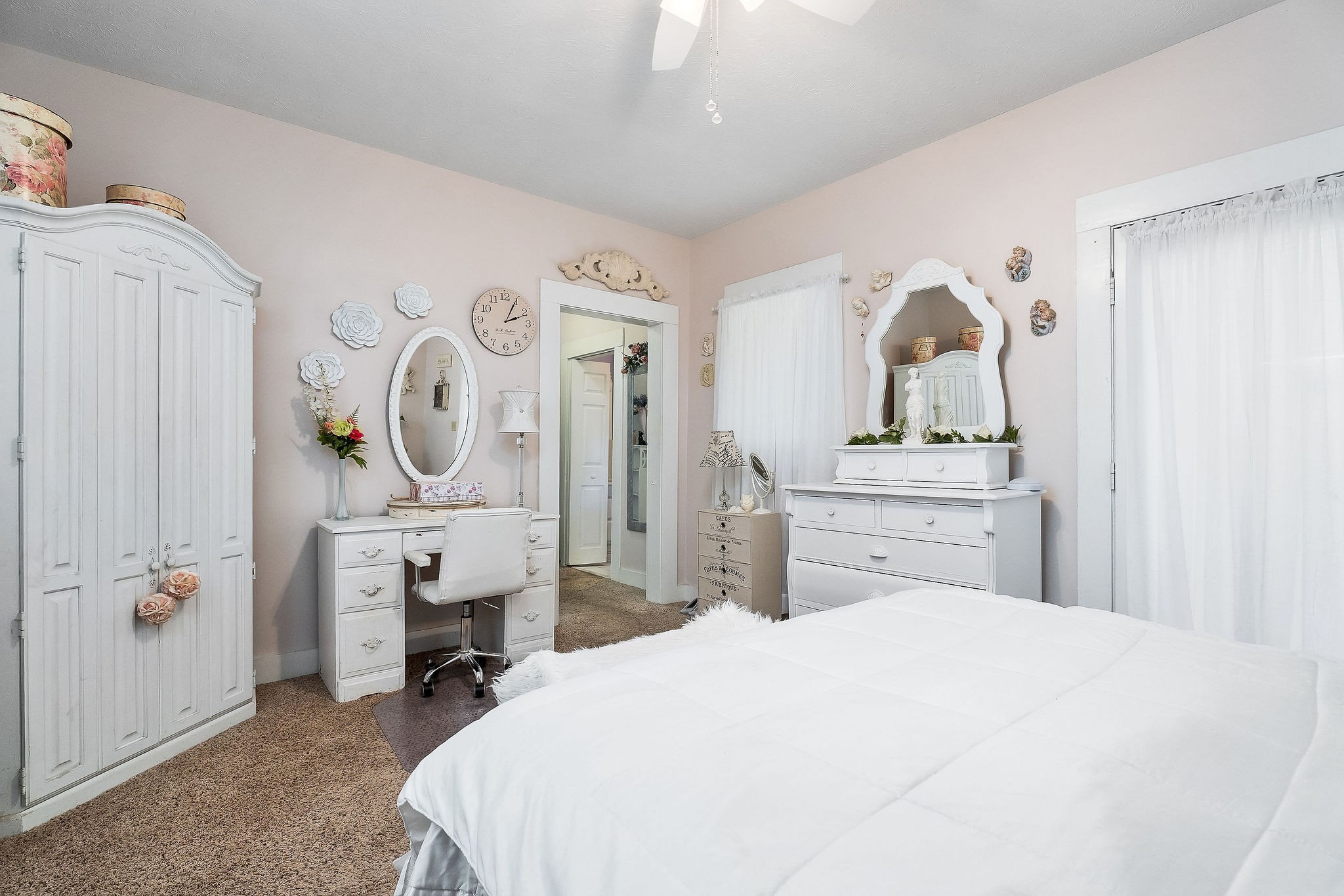 107 North Main Street Sparta, TN 38583 - Photo 36 of 70 a bedroom with a bed and a table in it