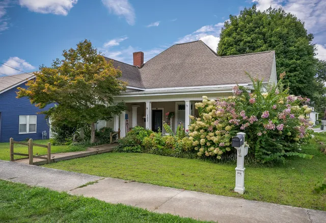 $299,000 | 107 North Main Street, Sparta, TN 38583