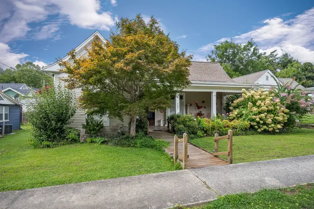 $299,000 | 107 North Main Street, Sparta, TN 38583