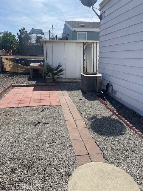 1560 Massachusetts Avenue, Unit 123 Riverside, CA 92507 - Photo 3 of 15 a view of a back yard of the house