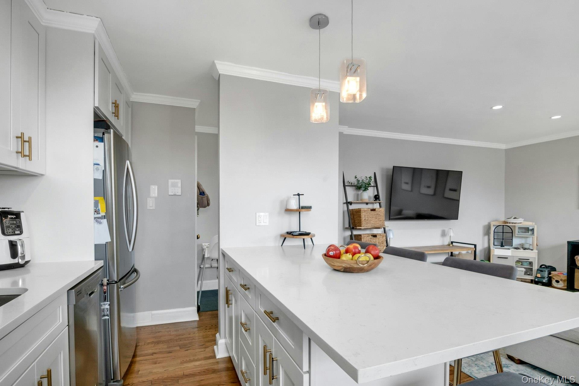 214 Richbell Road, Unit 2C Mamaroneck, NY 10543 - Photo 11 of 15