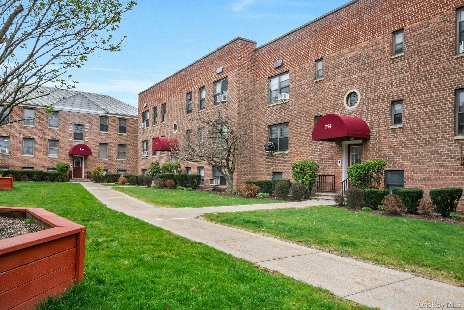 214 Richbell Road, Unit 2C Mamaroneck, NY 10543 - Photo 2 of 15