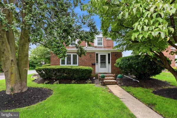 $360,000 | 844 Burmont Road, Drexel Hill, PA 19026