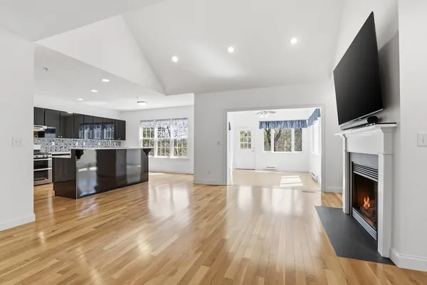 $799,000 | 22 Highland Road, Unit 22, Westford, MA 01886