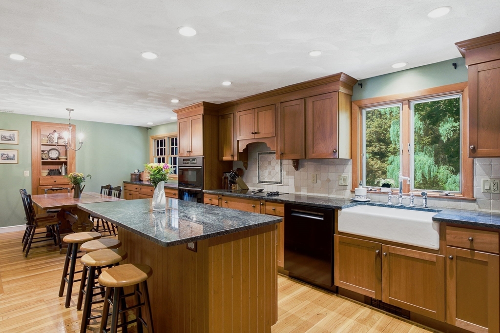 41 Brook Street Wakefield, MA 01880 - Photo 6 of 42 Gallery Image 6