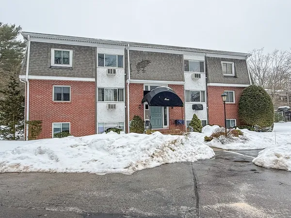 $2,250 | 80 Walnut Street, Unit 402, Canton, MA 02021