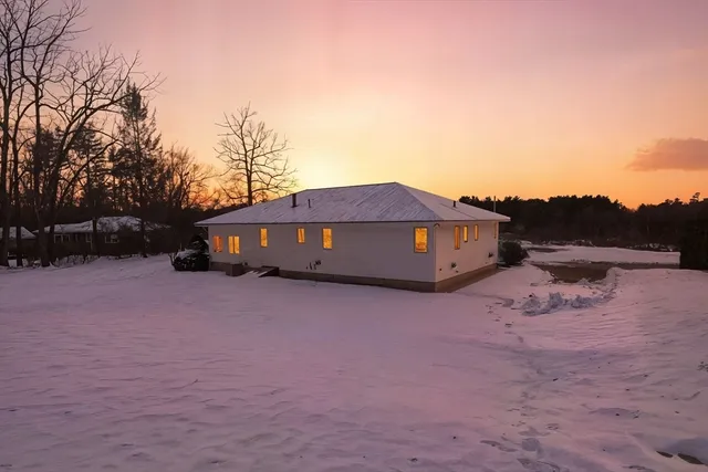 a house view with a outdoor space