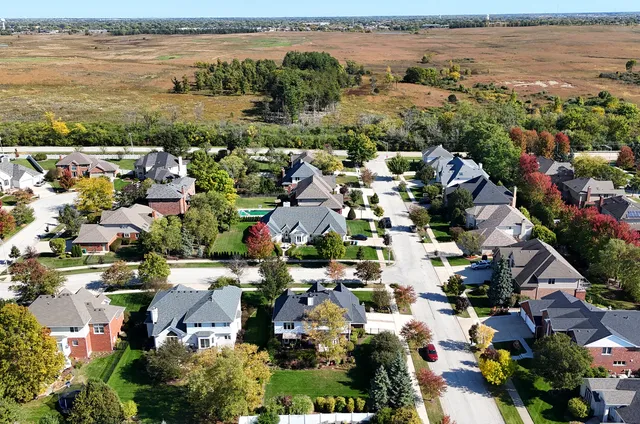 $689,900 | 17140 Austin Lane, Orland Park, IL 60467